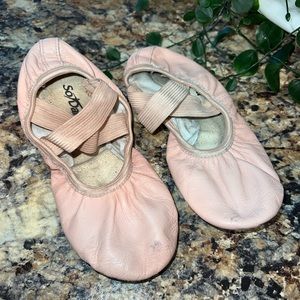 Little girls ballet shoes